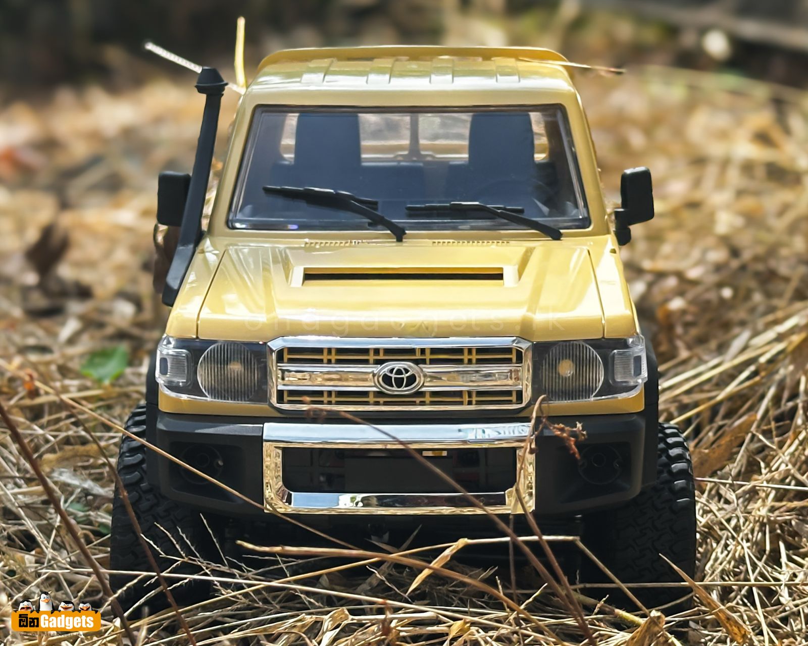 MN82 Toyota Licensed Land Cruiser Model 4WD Off Road Crawler - Image 12