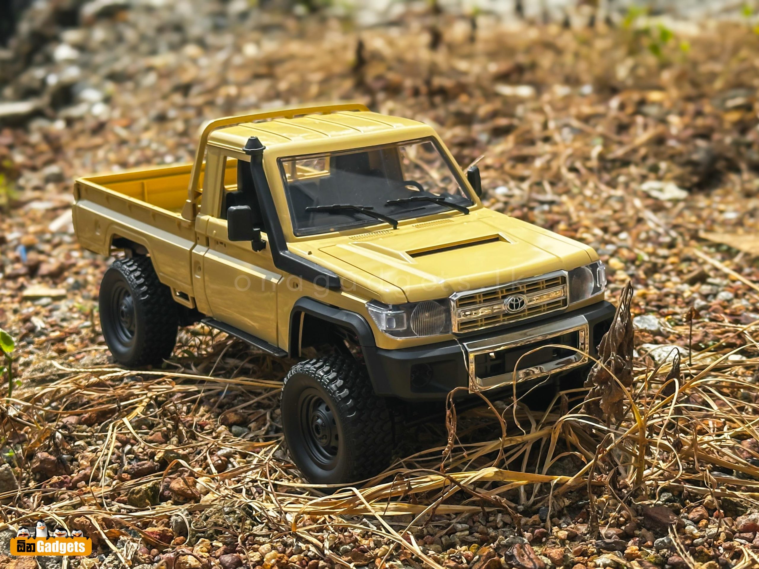 MN82 Toyota Licensed Land Cruiser Model 4WD Off Road Crawler - Image 15